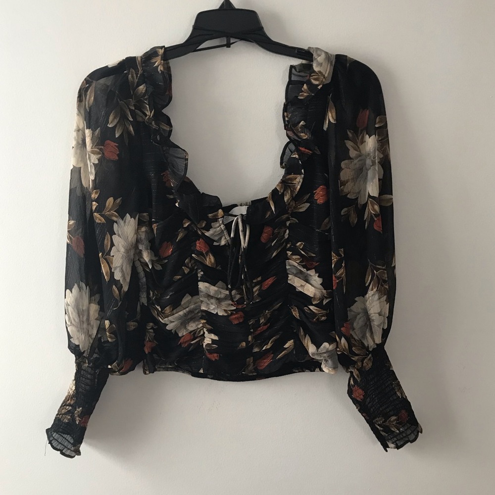 NWOT cropped peasant blouse